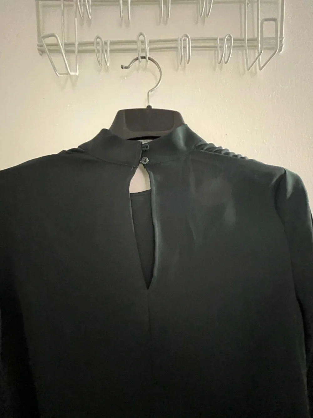 Babaton by aritzia Dark Green Mock Neck Long Sleeve Blouse - Picture 4 of 8